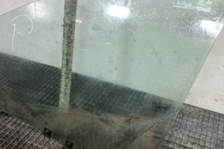 Vitre avant gauche RENAULT CLIO 4