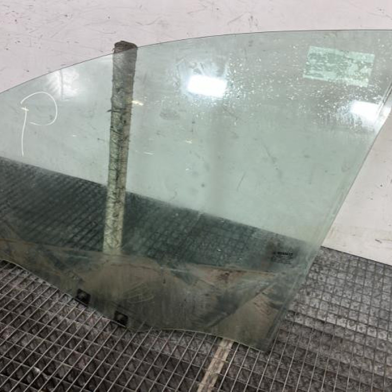 Vitre avant gauche RENAULT CLIO 4 Photo n°3