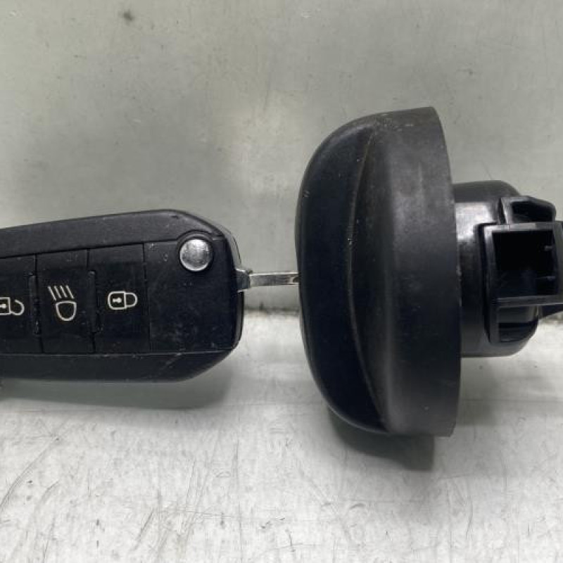 Bouchon de carburant PEUGEOT 208 1 Photo n°1