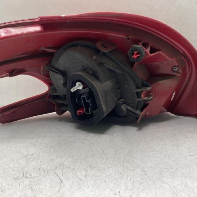 Feu arriere principal droit (feux) PEUGEOT 208 1 Photo n°2