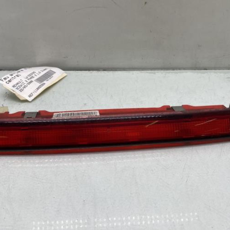 Feu arriere stop central RENAULT SCENIC 2 Photo n°1