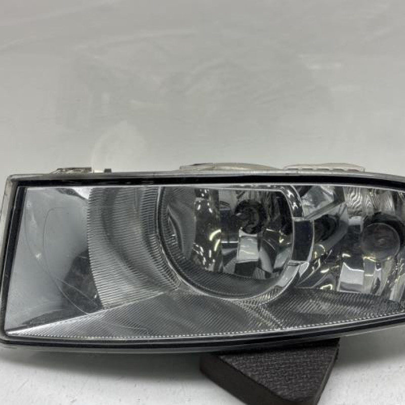 Anti brouillard gauche (feux) SKODA OCTAVIA 2 Photo n°1