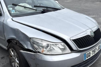 Anti brouillard gauche (feux) SKODA OCTAVIA 2