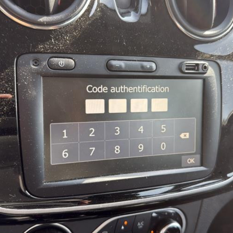 Calculateur moteur DACIA SANDERO 2 Photo n°18