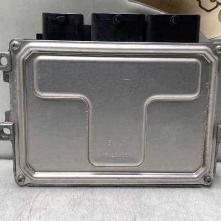 Calculateur moteur PEUGEOT 208 1