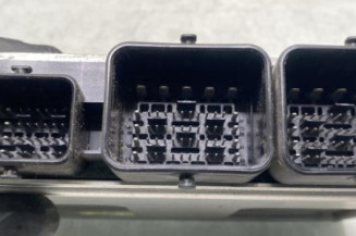 Calculateur moteur PEUGEOT 208 1