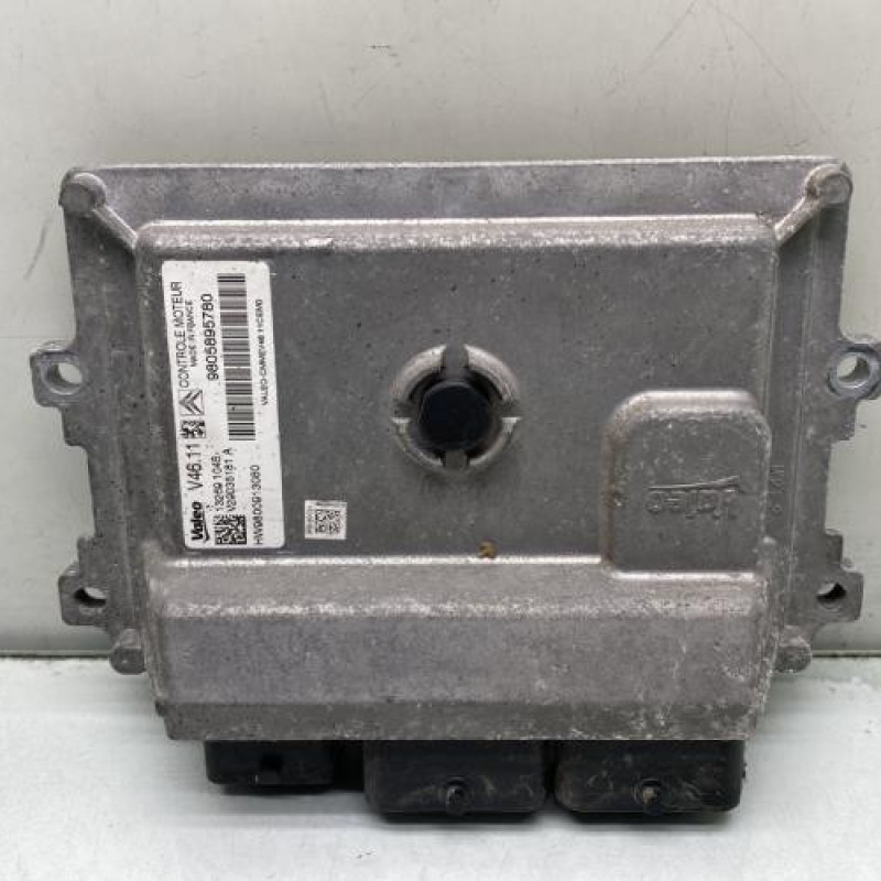 Calculateur moteur PEUGEOT 208 1 Photo n°1