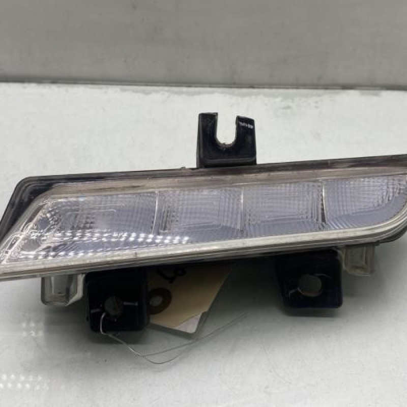 Feu diurne avant gauche RENAULT CLIO 4 Photo n°1