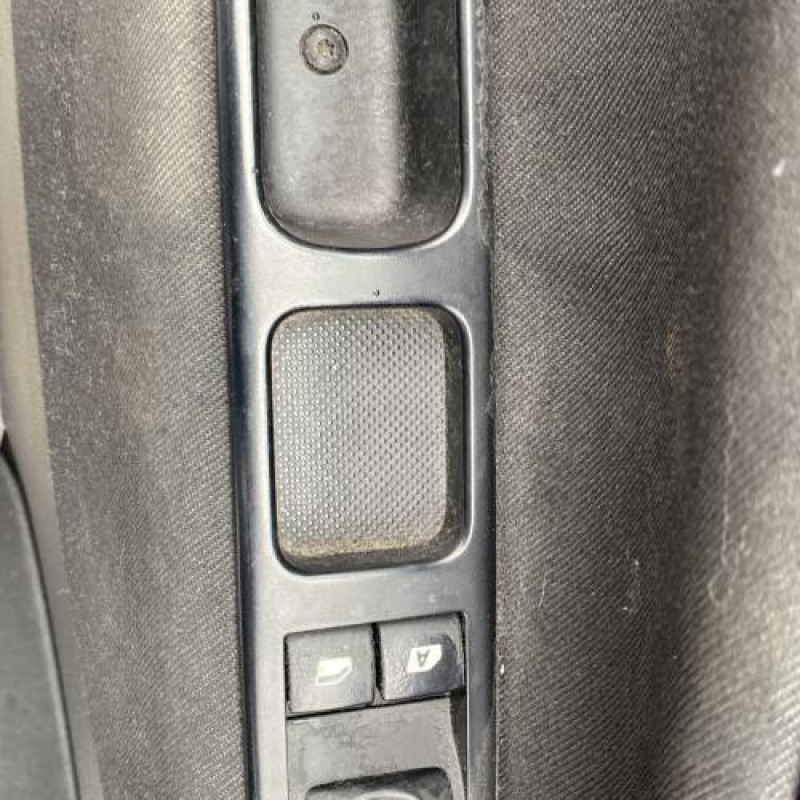 Calculateur moteur PEUGEOT 207 Photo n°13