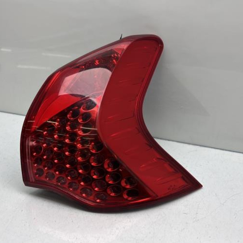 Feu arriere principal droit (feux) PEUGEOT 3008 1 Photo n°2