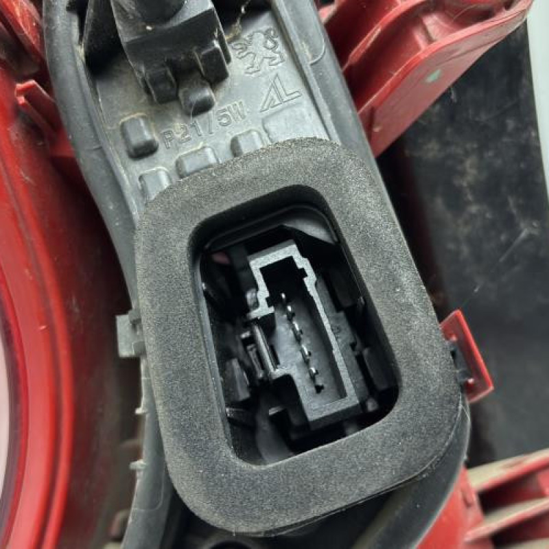 Feu arriere principal droit (feux) PEUGEOT 3008 1 Photo n°6