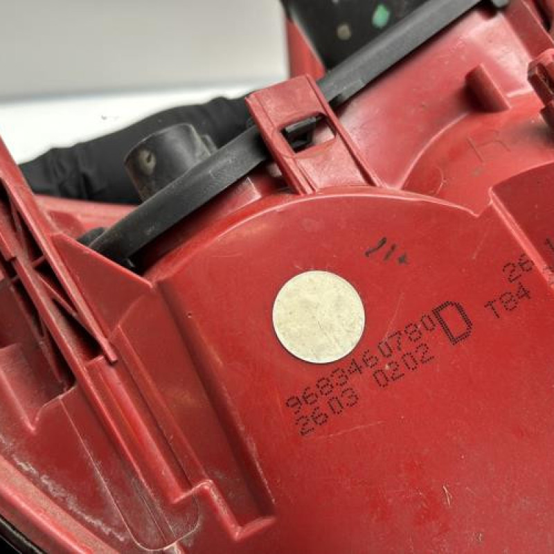 Feu arriere principal droit (feux) PEUGEOT 3008 1 Photo n°7