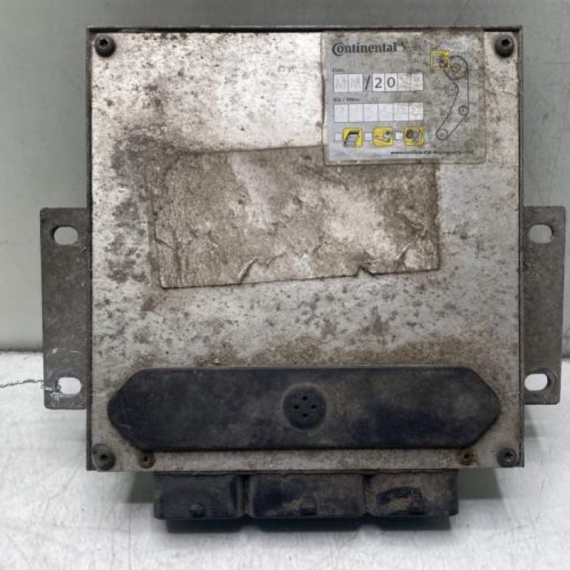 Calculateur moteur PEUGEOT 206 Photo n°1