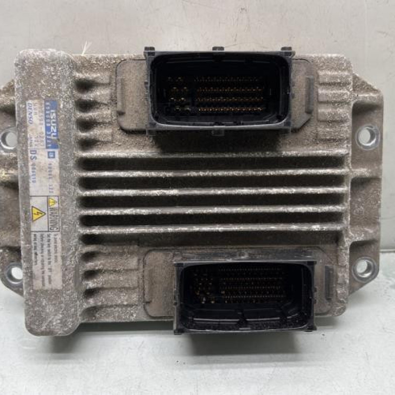 Calculateur moteur OPEL MERIVA A Photo n°1
