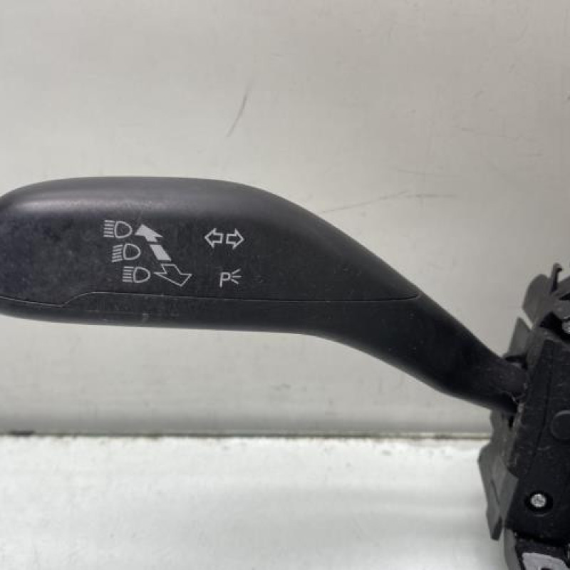 Com (Bloc Contacteur Tournant+Commodo Essuie Glace+Commodo Phare) VOLKSWAGEN POLO 5 Photo n°2