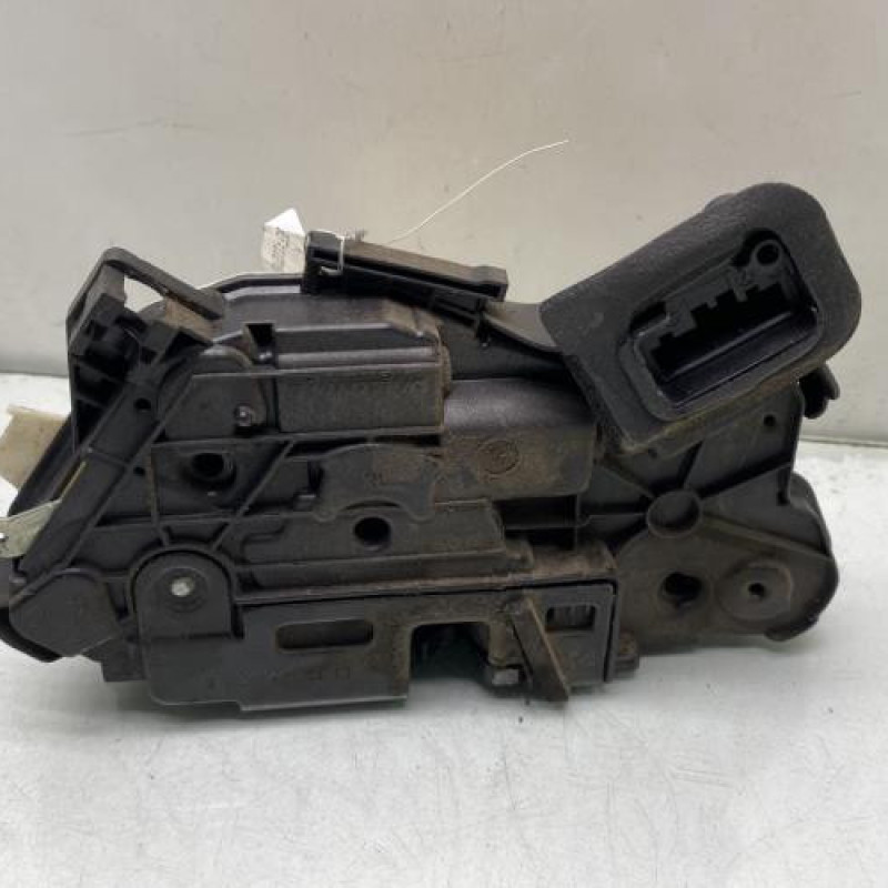 Serrure avant droit VOLKSWAGEN POLO 5 Photo n°3