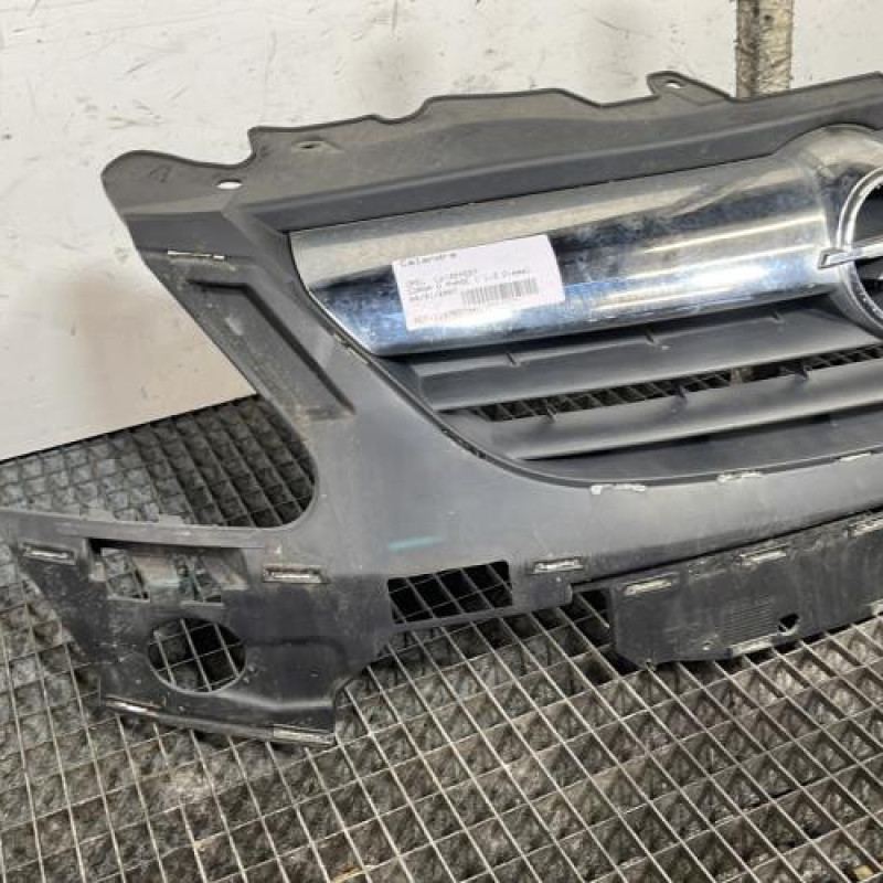 Calandre OPEL CORSA D Photo n°2