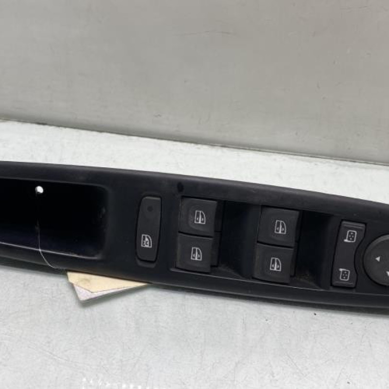 Interrupteur de leve vitre avant gauche RENAULT SCENIC 3 Photo n°1