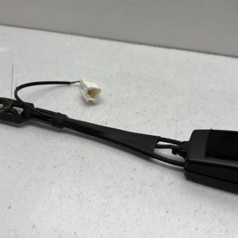 Attache ceinture avant gauche PEUGEOT 3008 1 Photo n°1