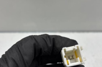 Attache ceinture avant gauche PEUGEOT 3008 1