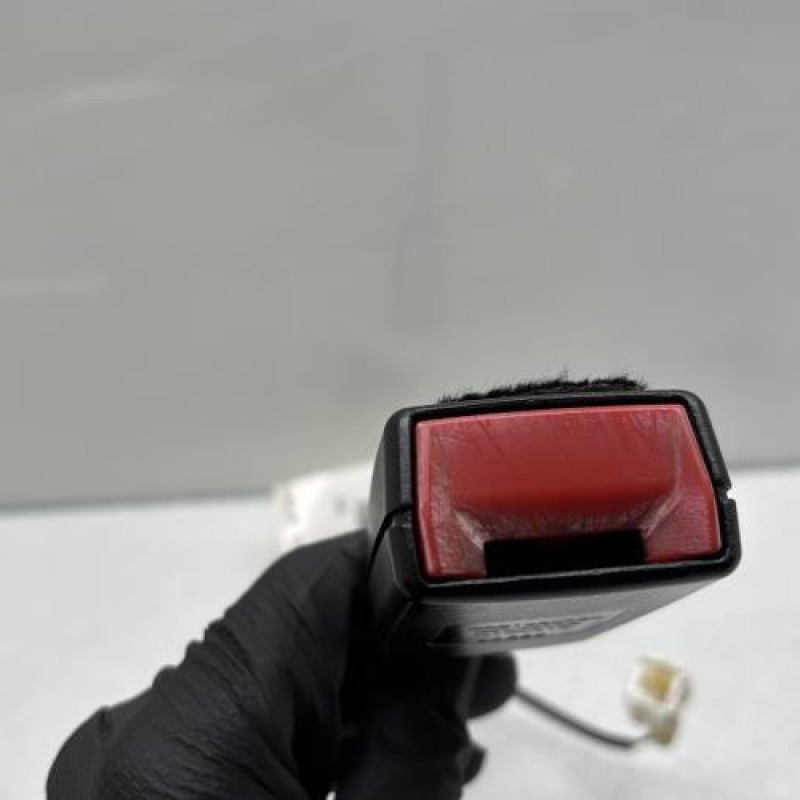 Attache ceinture avant gauche PEUGEOT 3008 1 Photo n°4