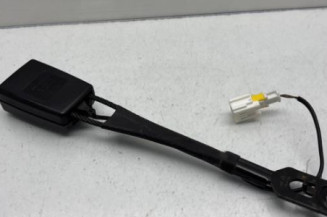 Attache ceinture avant gauche PEUGEOT 3008 1