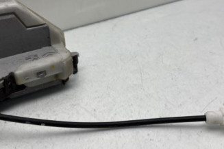 Serrure arriere gauche PEUGEOT 3008 1