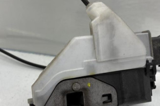 Serrure arriere gauche PEUGEOT 3008 1