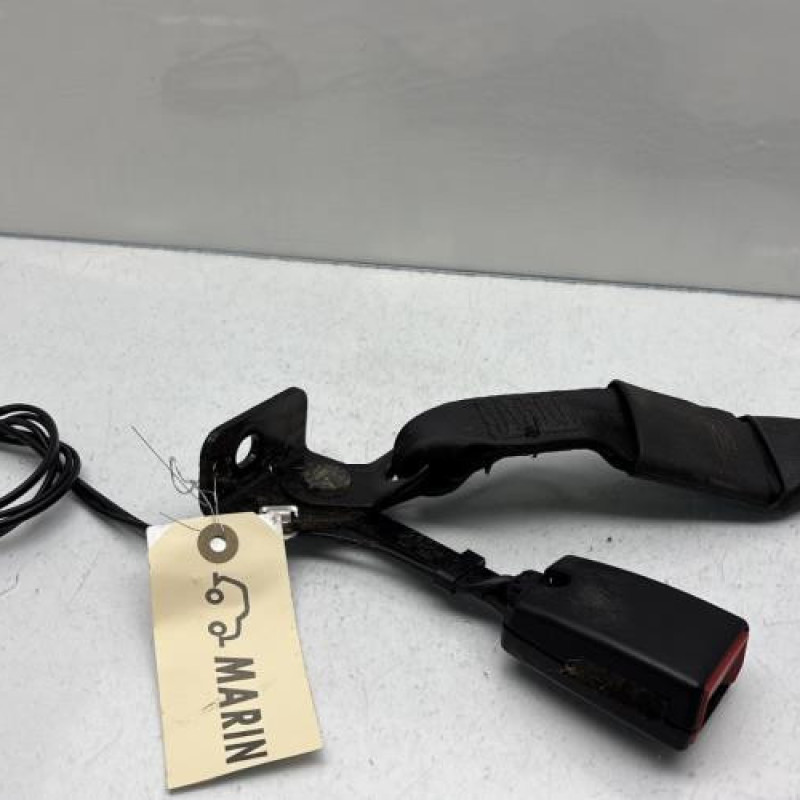 Attache ceinture arriere droit PEUGEOT 3008 1 Photo n°1