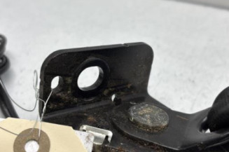 Attache ceinture arriere droit PEUGEOT 3008 1