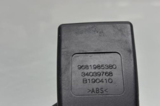 Attache ceinture arriere droit PEUGEOT 3008 1