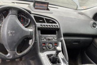 Attache ceinture arriere droit PEUGEOT 3008 1