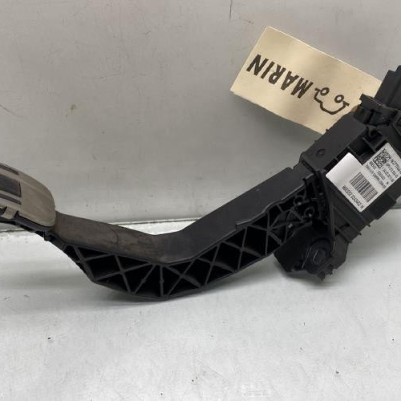 Pedale d'accelerateur PEUGEOT 208 2 Photo n°1