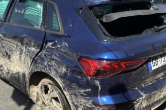 Arret de porte avant droit AUDI A3 4