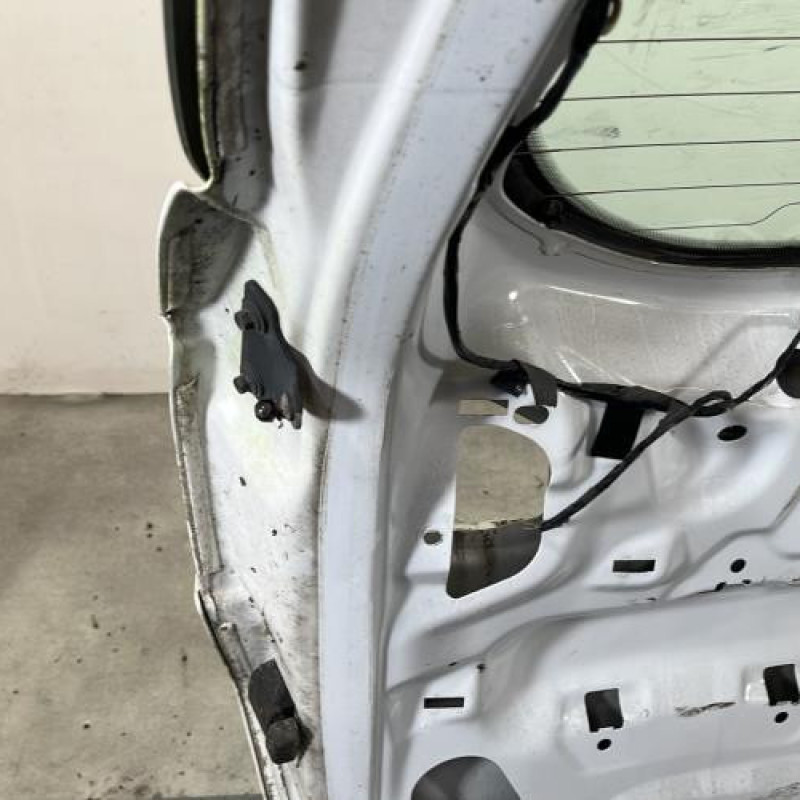 Malle/Hayon arriere FORD FOCUS 3 Photo n°9