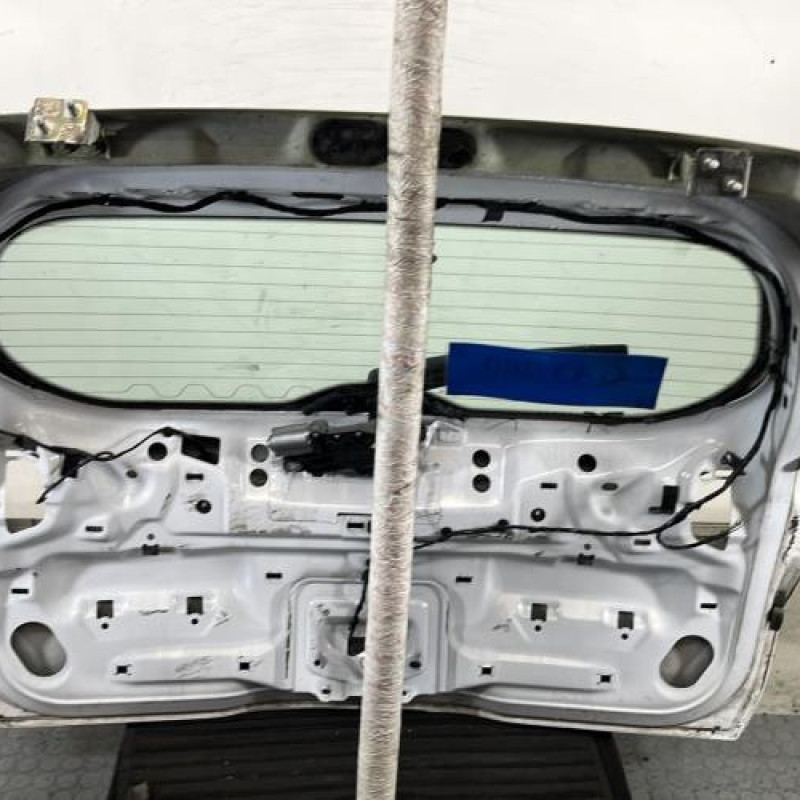 Malle/Hayon arriere FORD FOCUS 3 Photo n°10