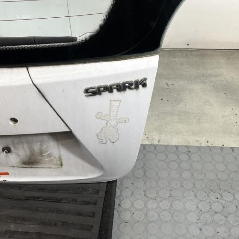 Malle/Hayon arriere CHEVROLET SPARK Photo n°7