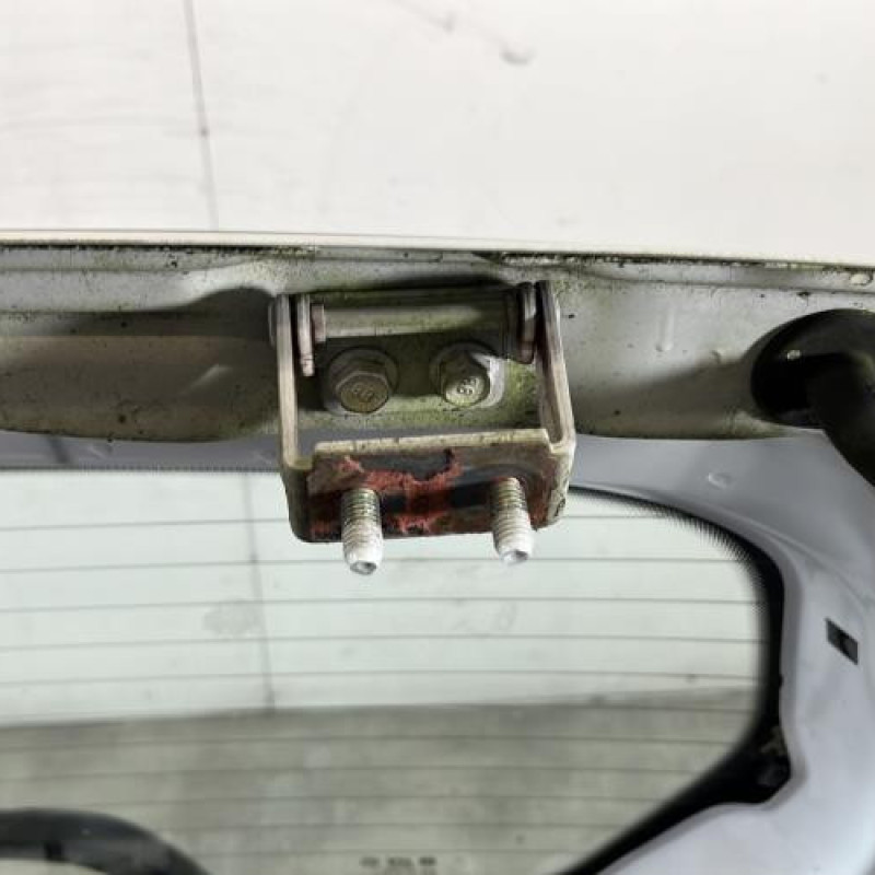 Malle/Hayon arriere CHEVROLET SPARK Photo n°10