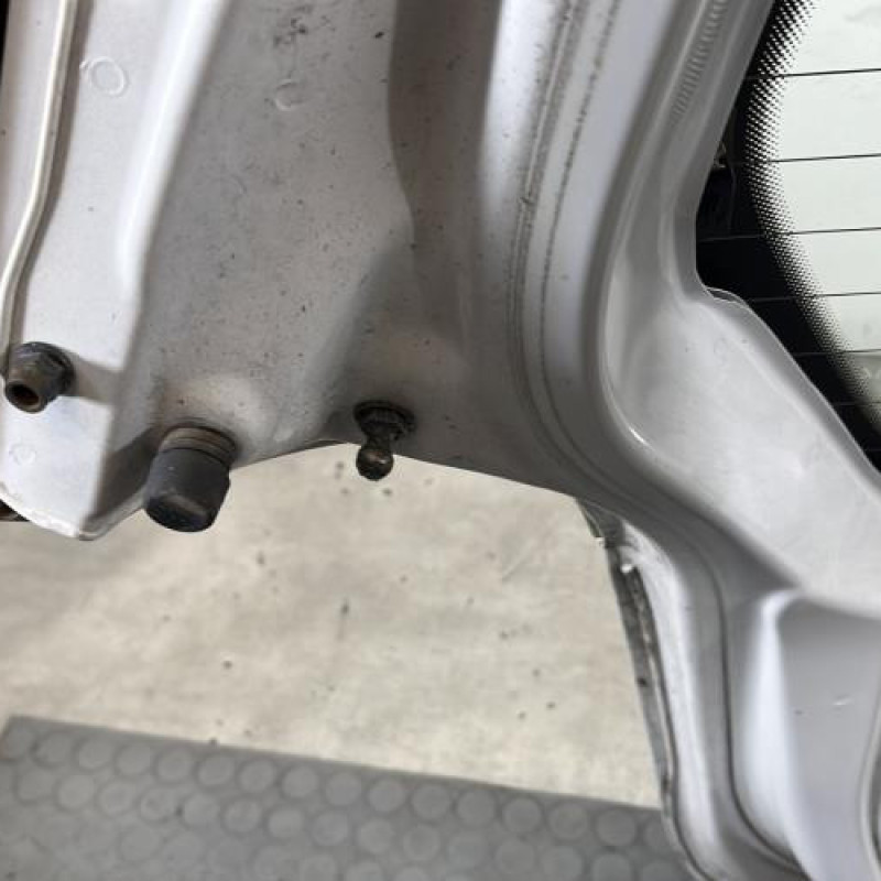 Malle/Hayon arriere CHEVROLET SPARK Photo n°12