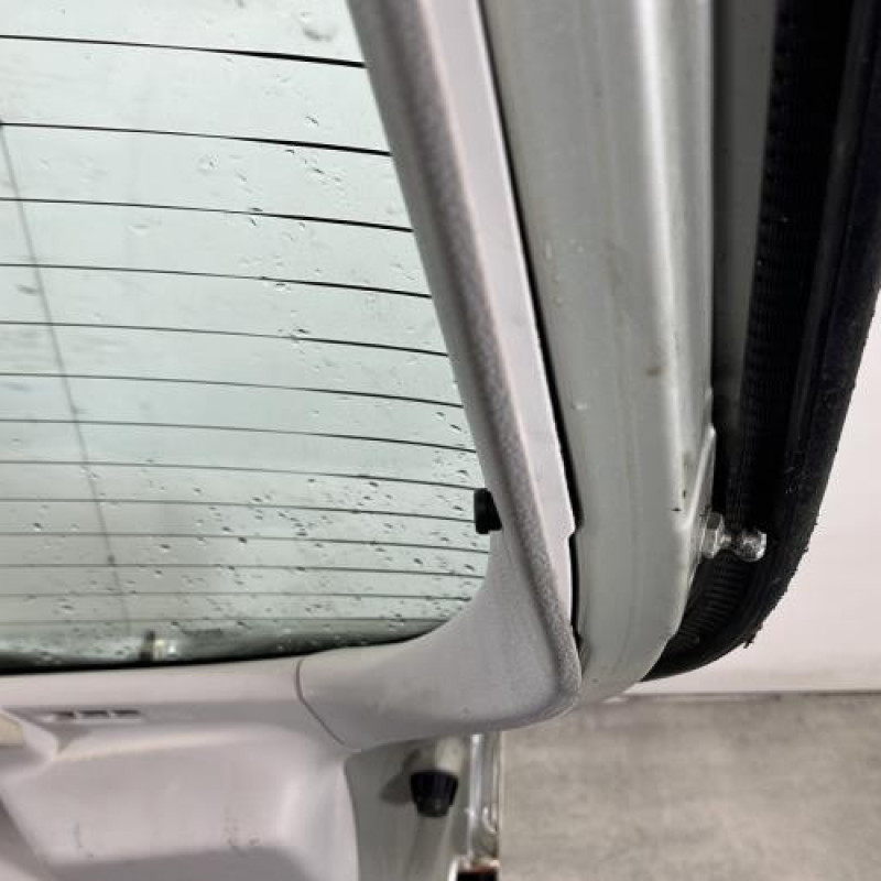 Malle/Hayon arriere RENAULT LAGUNA 2 Photo n°10