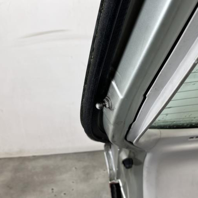 Malle/Hayon arriere RENAULT LAGUNA 2 Photo n°11