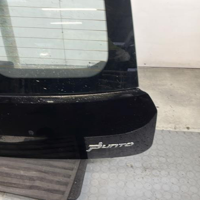 Malle/Hayon arriere FIAT GRANDE PUNTO Photo n°6