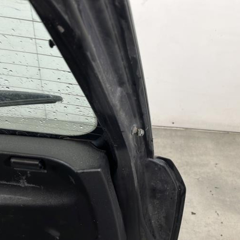 Malle/Hayon arriere FIAT GRANDE PUNTO Photo n°10