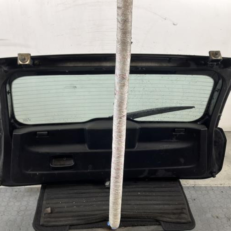 Malle/Hayon arriere FIAT GRANDE PUNTO Photo n°12