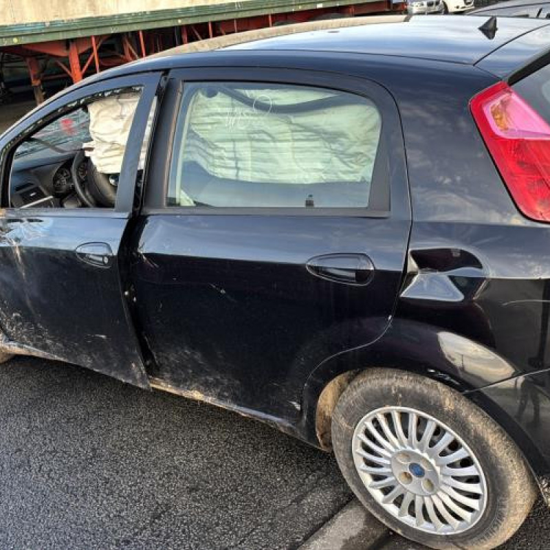 Malle/Hayon arriere FIAT GRANDE PUNTO Photo n°18