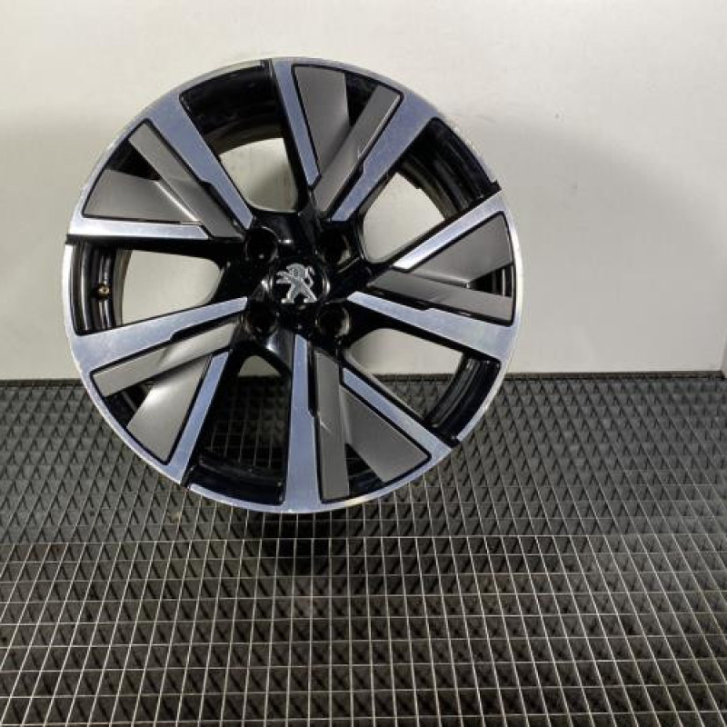 Jante PEUGEOT 208 2 Photo n°1