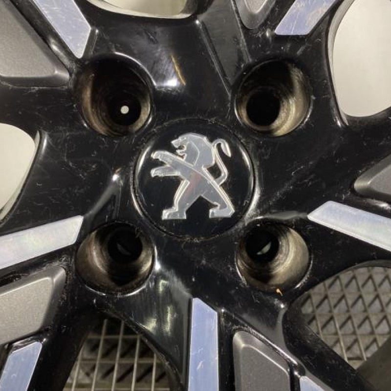 Jante PEUGEOT 208 2 Photo n°2