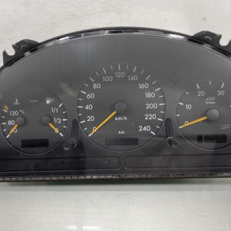 Compteur MERCEDES CLASSE M 163 Photo n°1