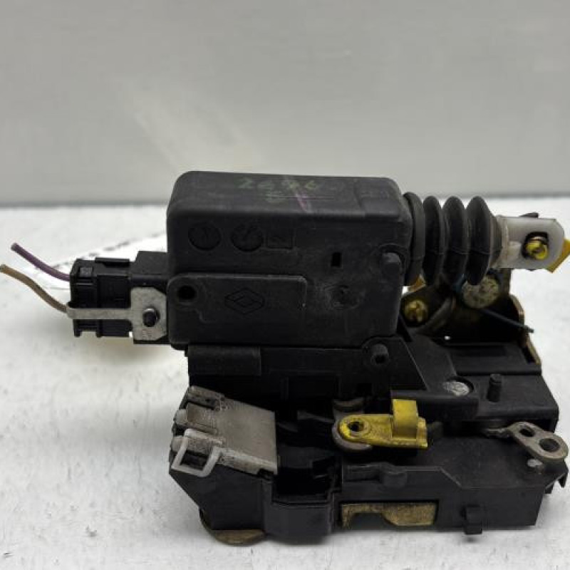 Serrure avant gauche RENAULT CLIO 1 Photo n°1