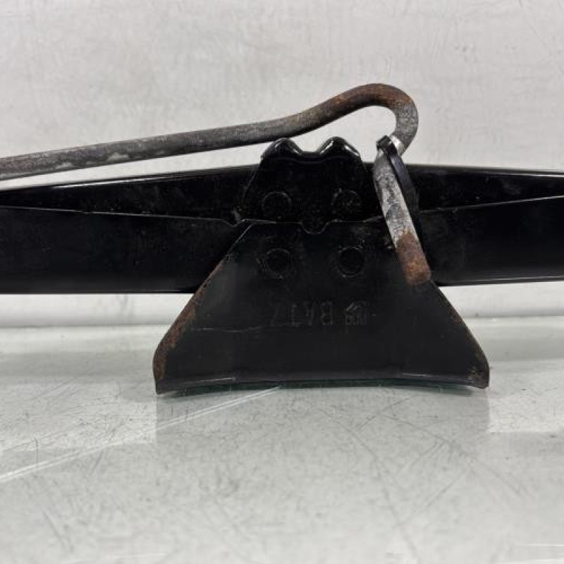 Cric PEUGEOT PARTNER 2 Photo n°1